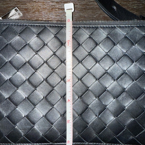 Bottega Veneta Intrecciato Crossbody/Belt Bag - Picture 16 of 16